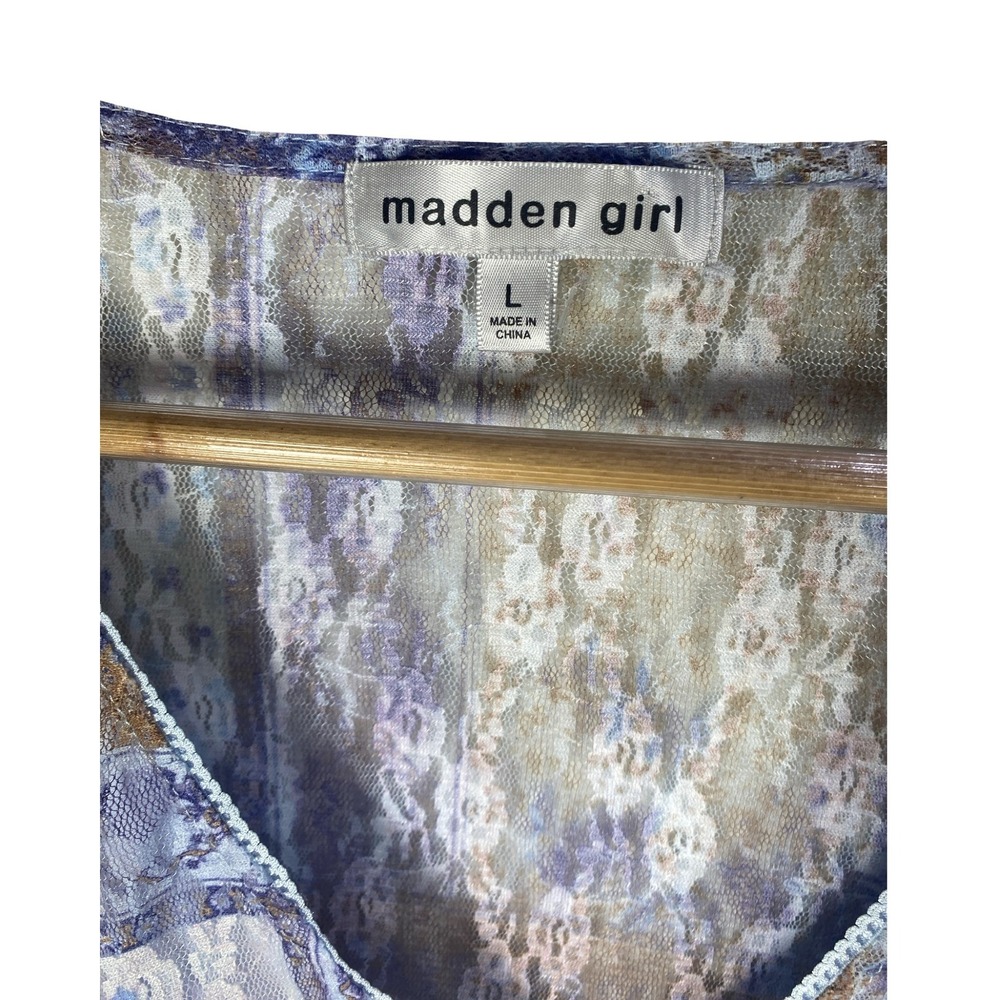 Madden Girl Blue Floral Lace Sheer V-Neck Tie Front Handkerchief Hem Top L NWT - Picture 3 of 11